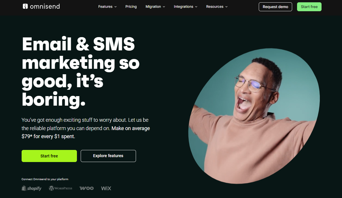Omnisend homepage, where users can start free trial, explore features, or request a product demo.